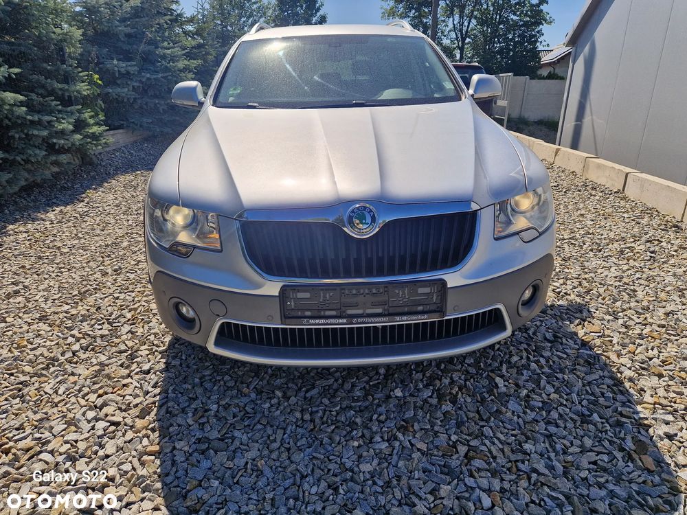 Skoda Superb 2.0 TDI Exclusive - 4