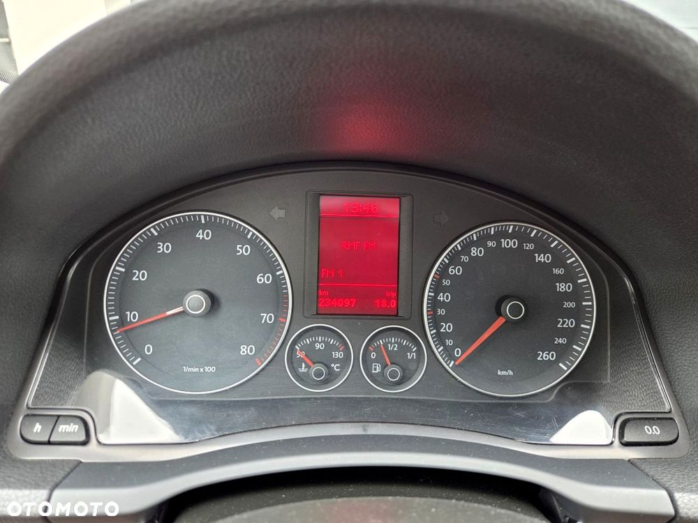 Volkswagen Golf - 34