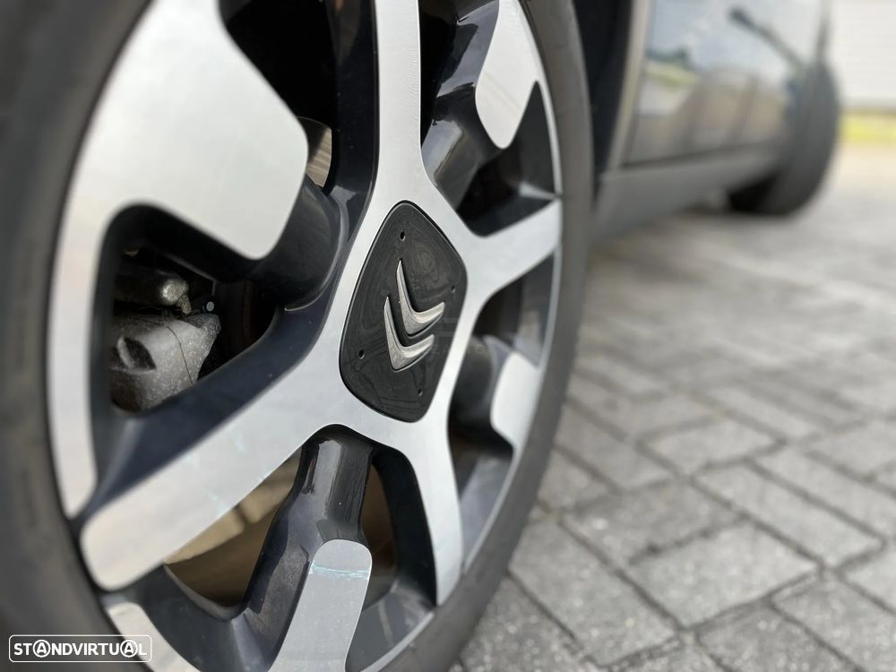 Citroën C4 Cactus 1.2 PureTech Shine EAT6 - 28