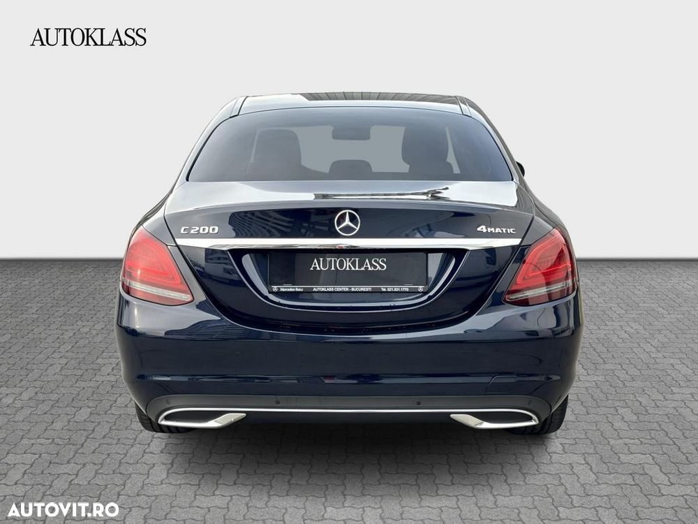 Mercedes-Benz C - 8