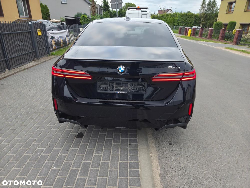 BMW Seria 5 520i - 5