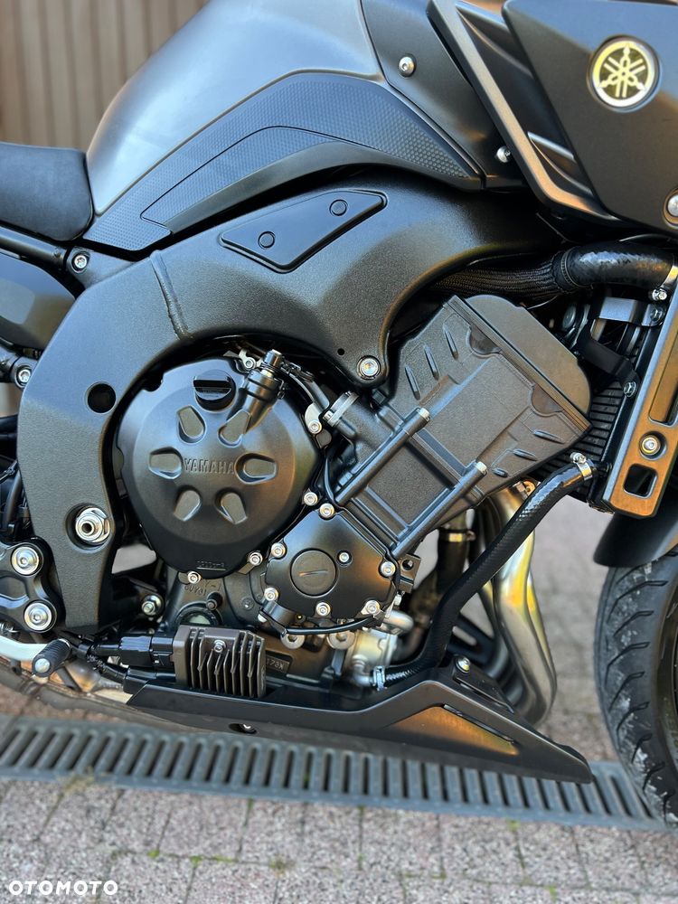 Yamaha FZ8 - 14