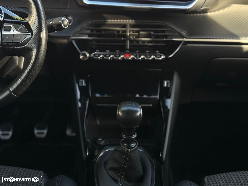 Peugeot 2008 1.2 PureTech GT Line - 33