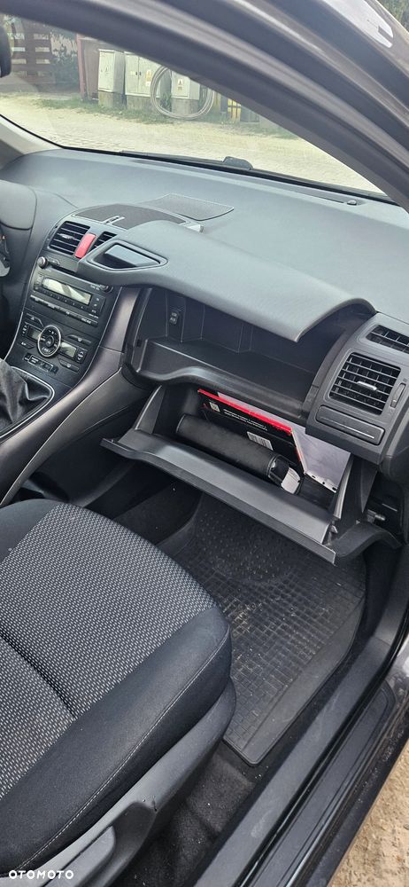 Toyota Auris 1.6 Luna - 12