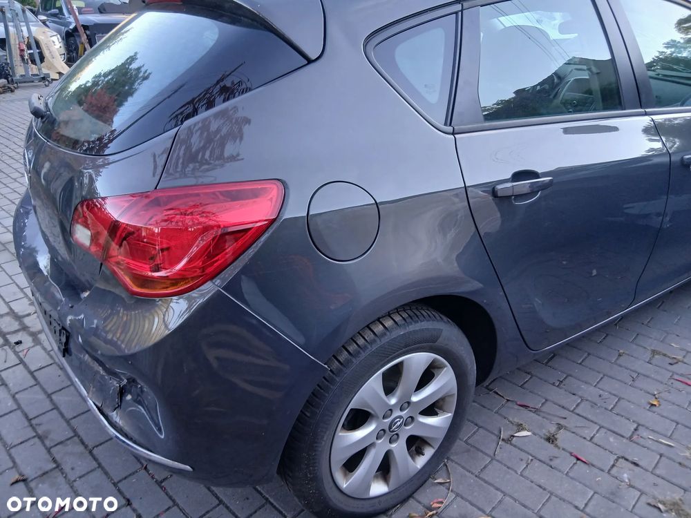 Opel Astra 2015 photo 3