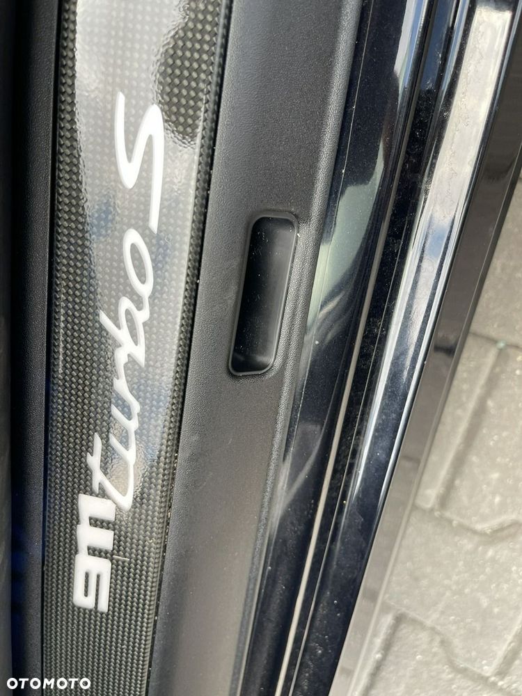 Porsche 911 911Turbo S - 21
