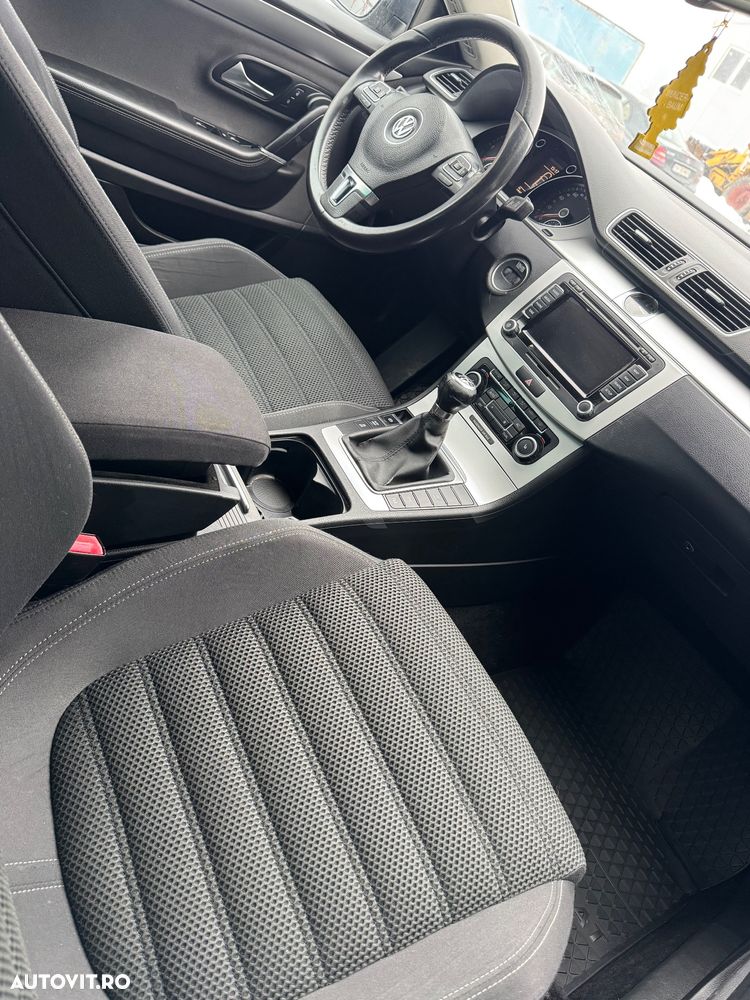 Volkswagen Passat 2.0 TDI DPF Blue TDI Comfortline - 18