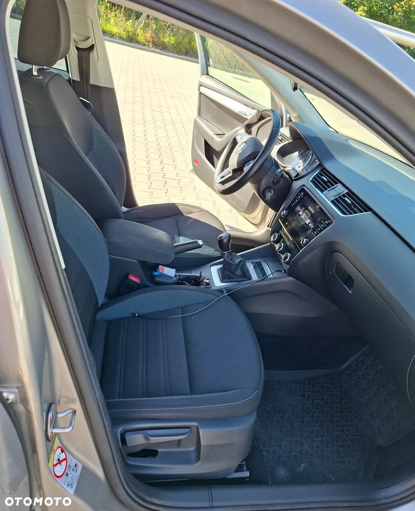 Skoda Octavia ver-1-6-tdi-ambition - 9