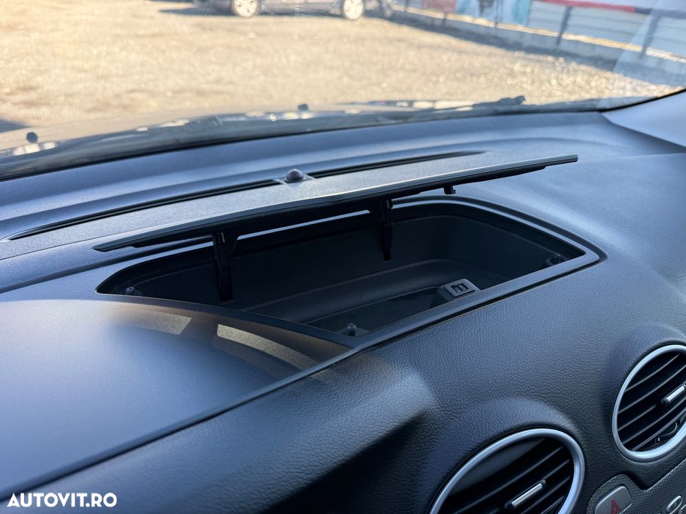 Ford Focus 1.6 16V Titanium - 25