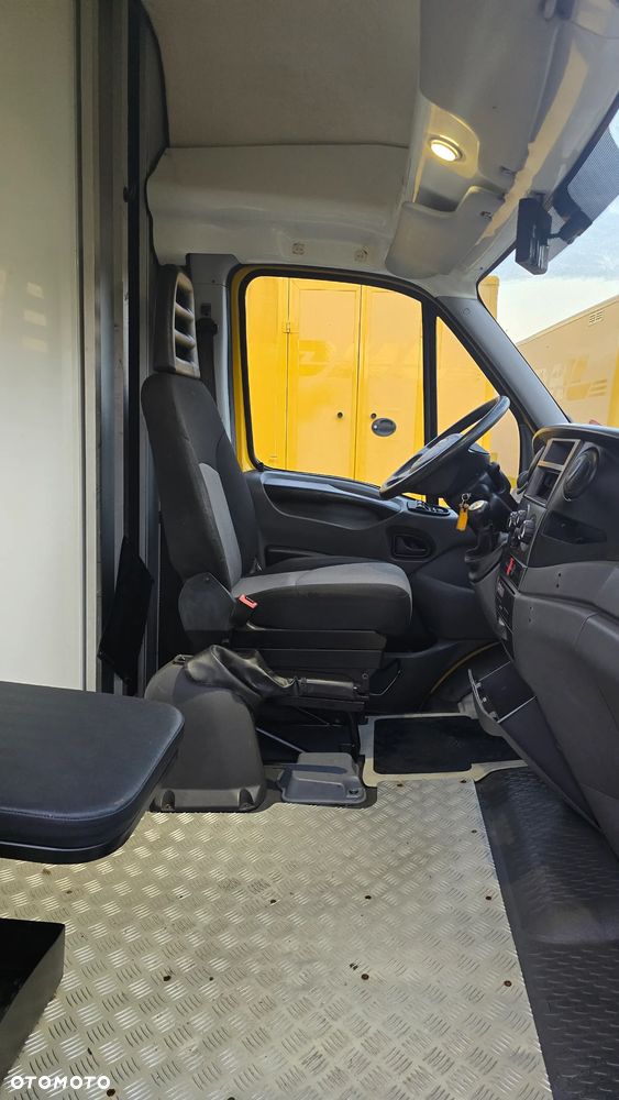 Iveco DAILY V , KONTENER POCZTOWY DHL, EURO 5 - 19