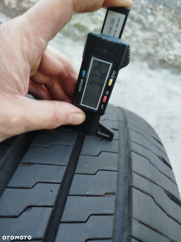 235/60R17C 117R Continental Vancontact Eco  4x95% bieznika - 10