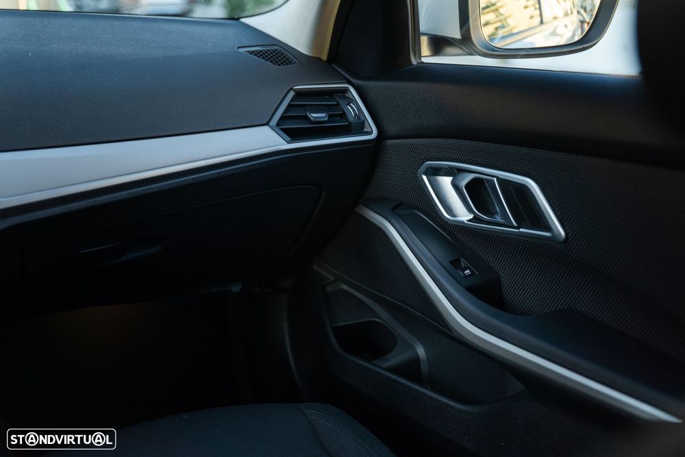 BMW 320 d Line Sport Shadow Auto - 18