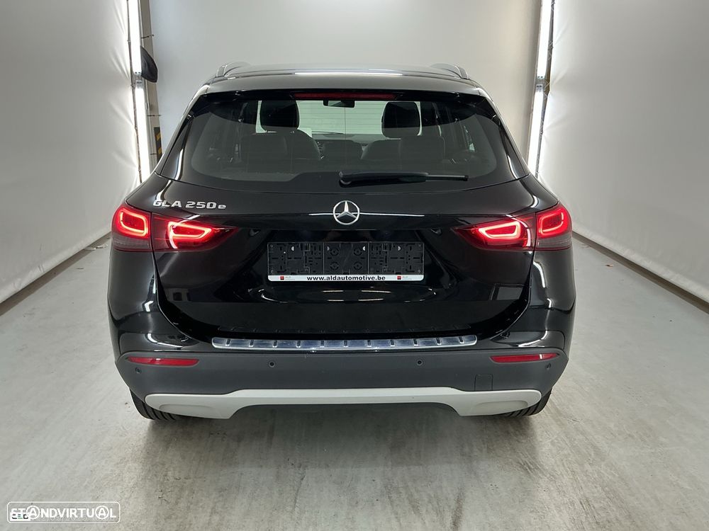 Mercedes-Benz GLA 250 e 8G-DCT Edition Progressive Line - 19
