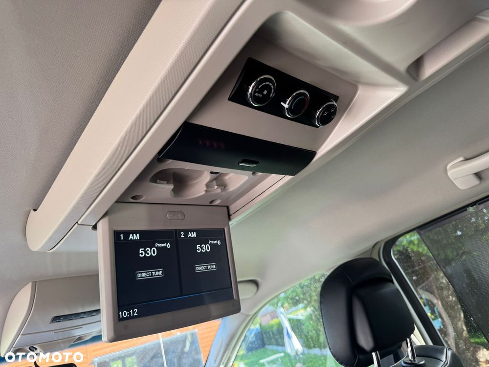 Chrysler Town & Country 3.6 Limited - 35