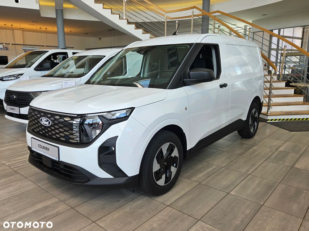 Ford E-Transit Courier - 1