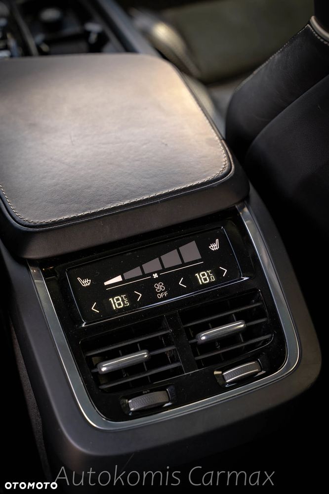 Volvo XC 90 T6 AWD R-Design 7os - 25