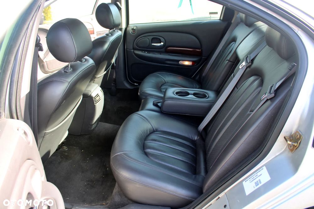 Chrysler 300M - 20