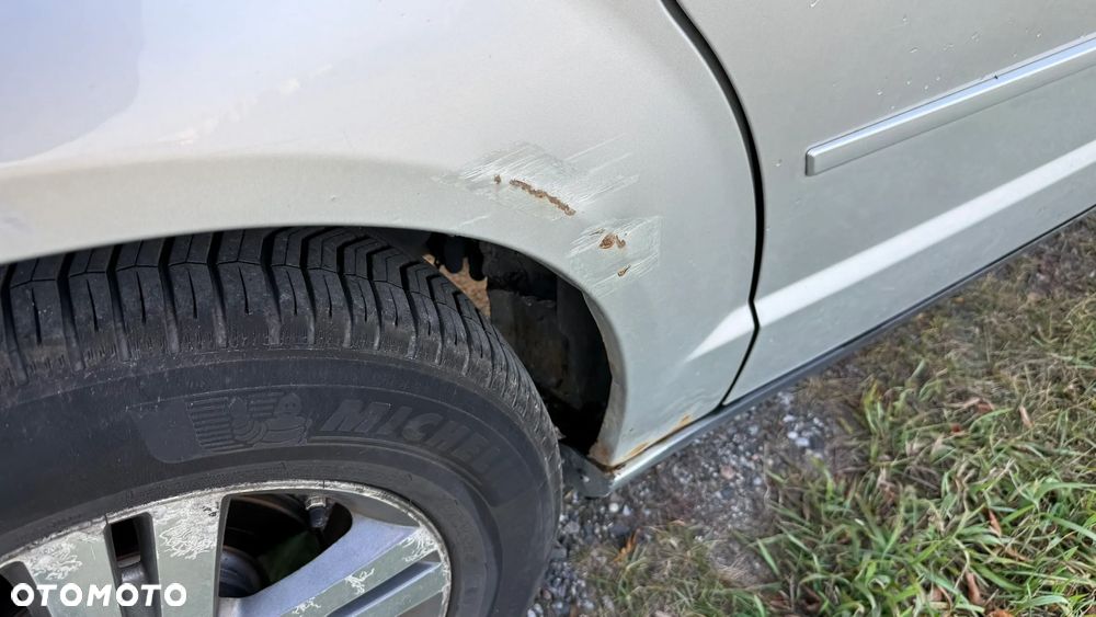 Dodge Grand Caravan 3.3 SE - 25