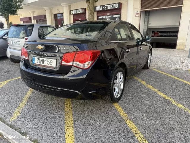 Chevrolet Cruze 1.7 VCDi LT - 10