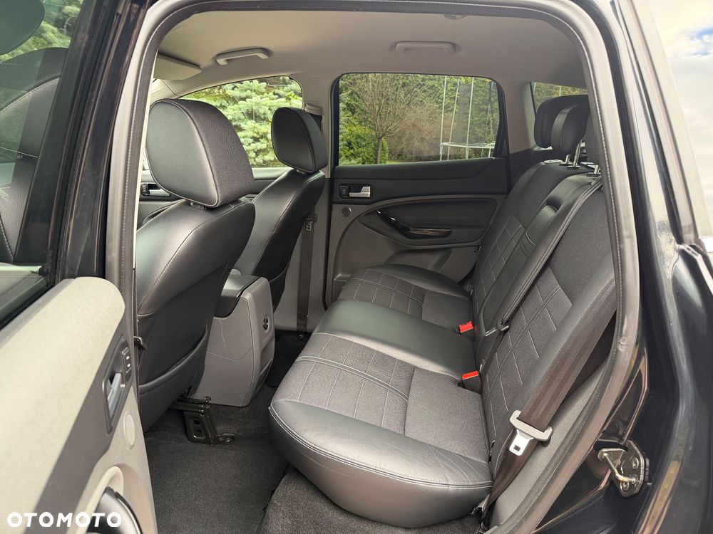 Ford Kuga 2.0 TDCi 4x4 Titanium - 14