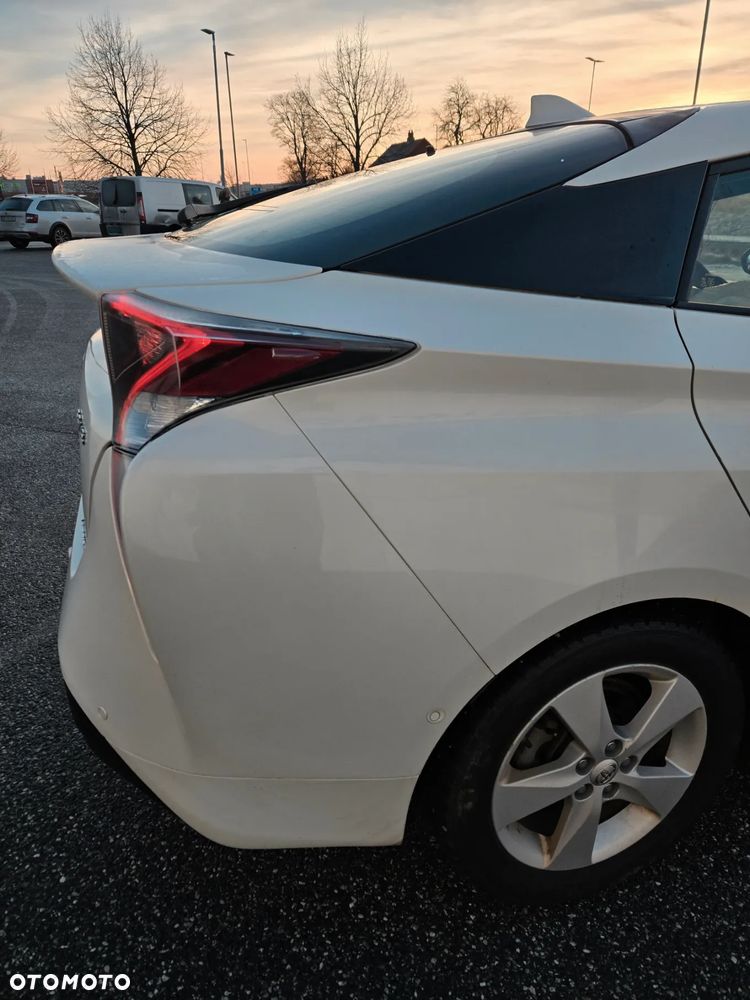 Toyota Prius - 25