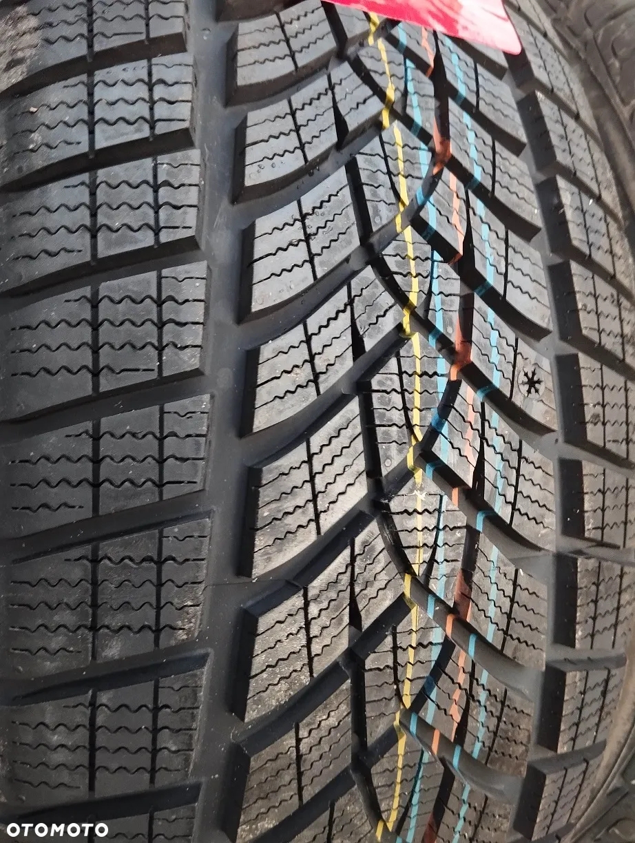 235 55 19 Goodyear UltraGrip Performance SUV Gen-1 4szt - 3