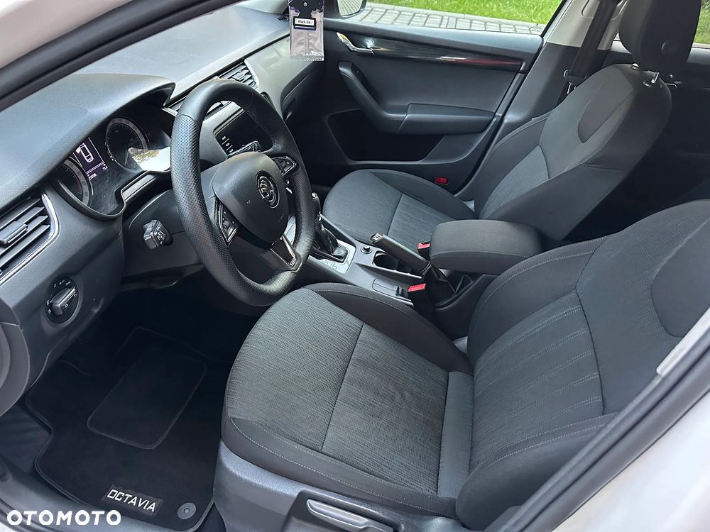 Skoda Octavia 2.0 TDI DSG Ambition - 6