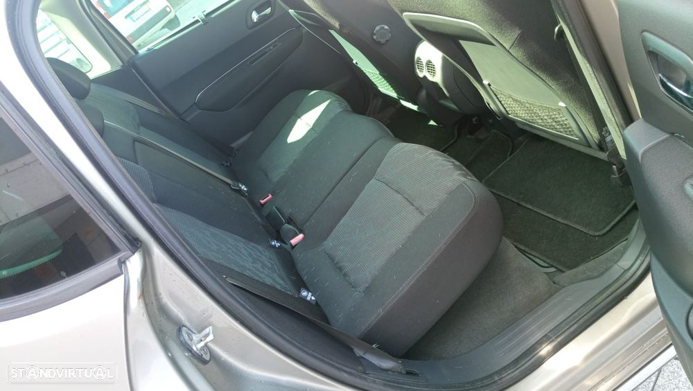 Peugeot 3008 1.6 HDi Premium - 10