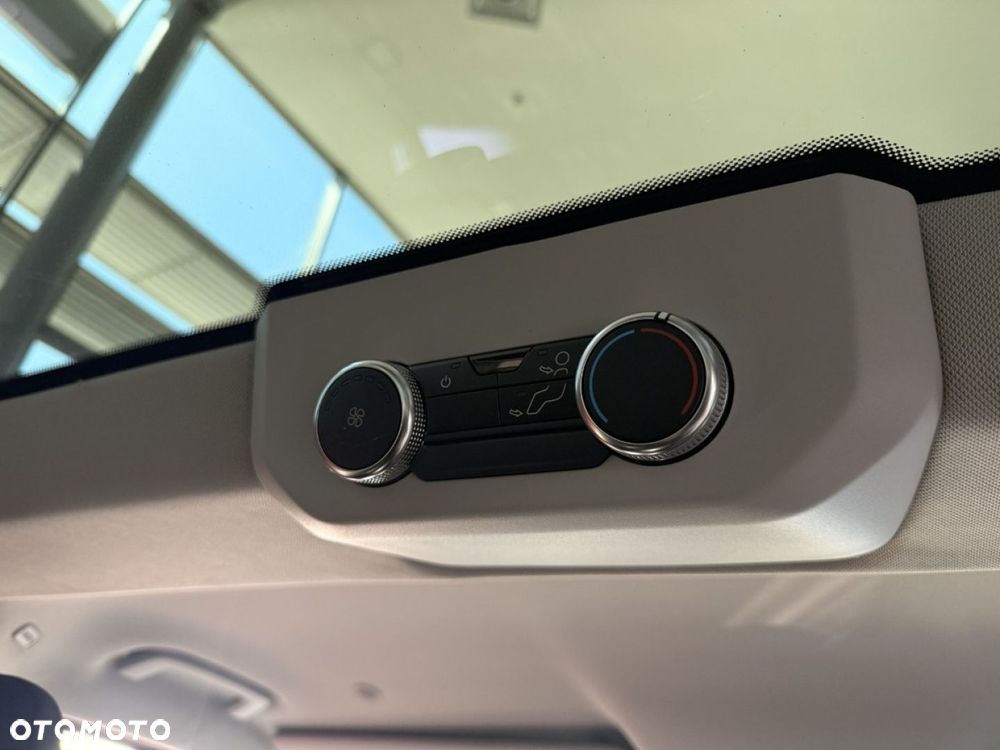Ford Tourneo Custom - 24