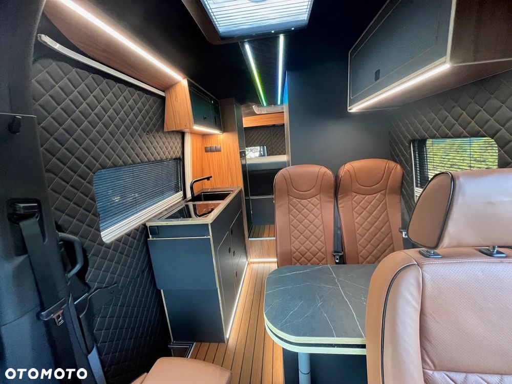 Mercedes-Benz Sprinter - 21
