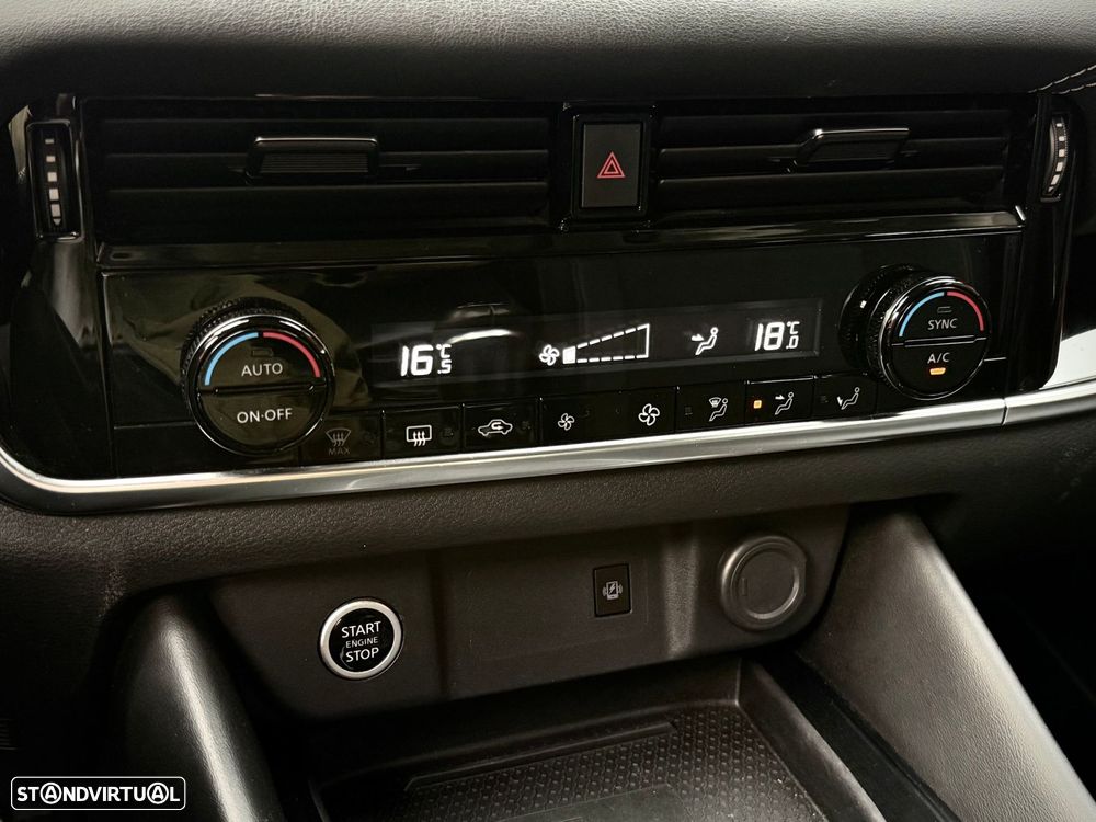 Nissan Qashqai 1.3 DIG-T N-Connecta J18 - 16