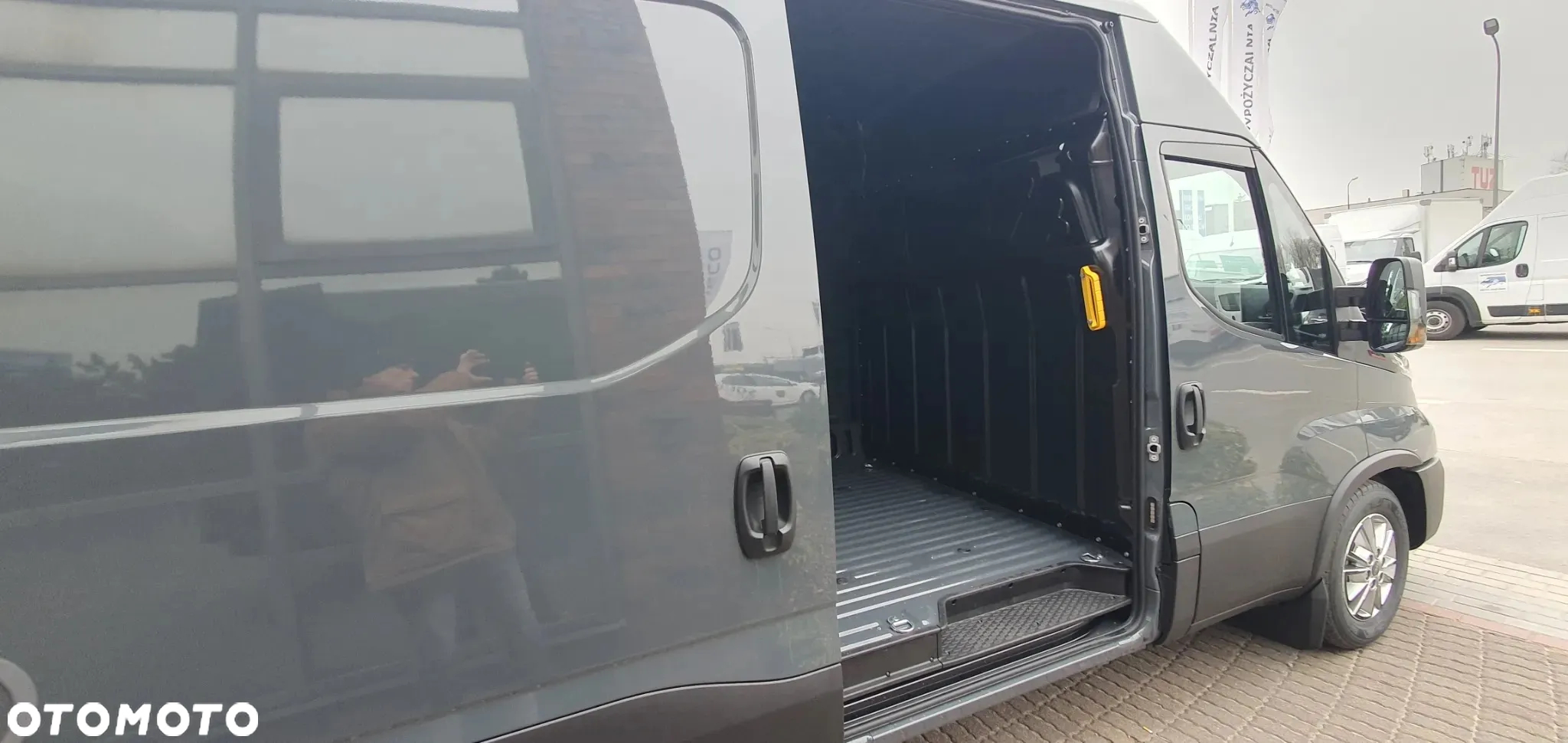 Iveco 35S18V - 17