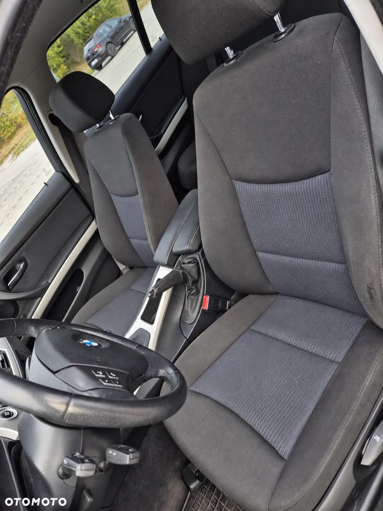 BMW Seria 3 318i - 12