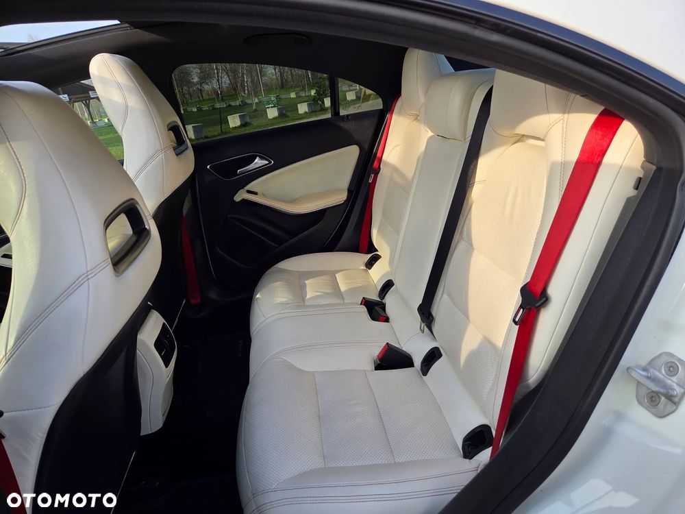 Mercedes-Benz CLA - 9