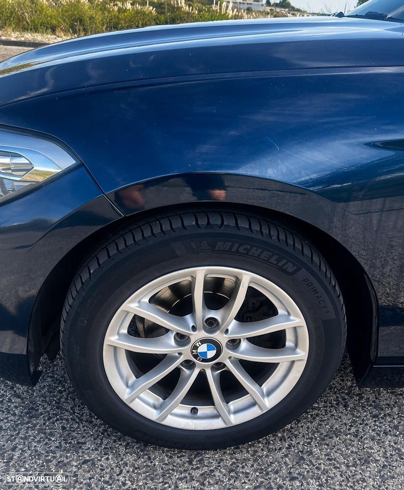 BMW 116 i — fotografia 7