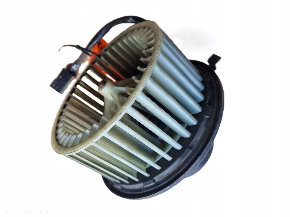 AUDI A4 B5 95-01 r. DMUCHAWA WENTYLATOR NAWIEWU BOSCH 3137020009 + - 3