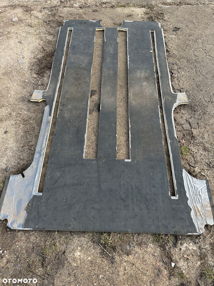MERCEDES 639 VITO VIANO  dywan wykładzina średni long lift pod stolik - 1