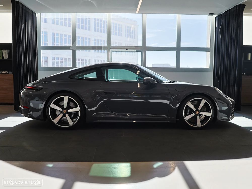 Porsche 911 (992) Carrera S - 7