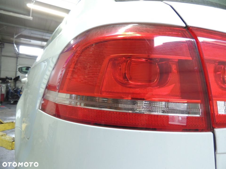 Lampa tył lewa prawa Volkswagen  Passat B7 '12 kombi