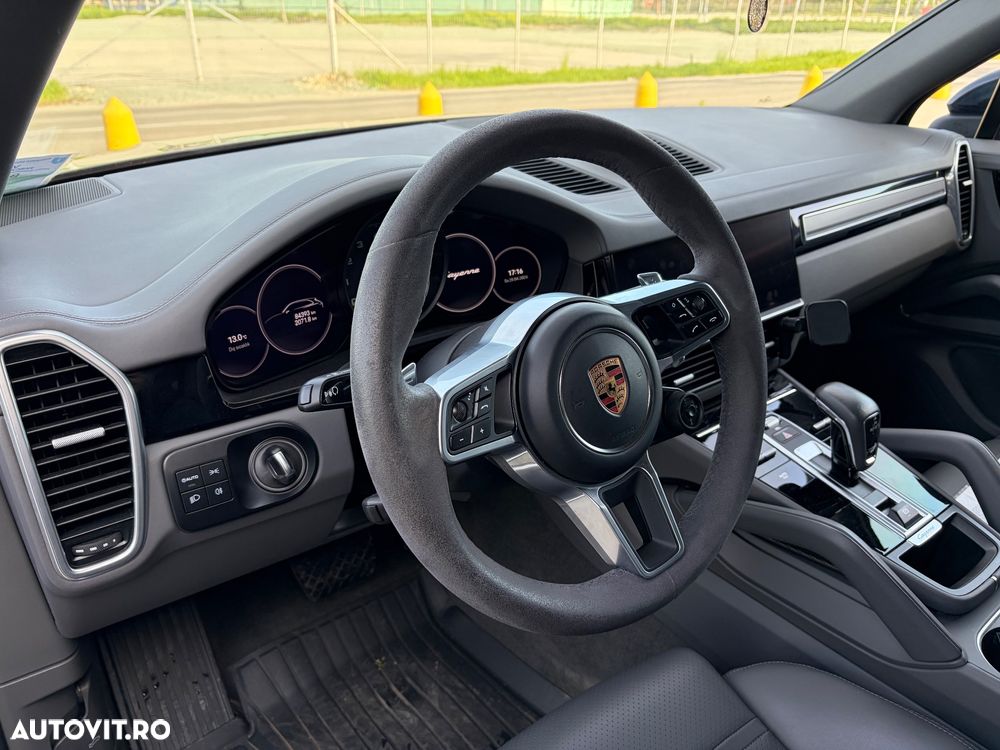 Porsche Cayenne E-Hybrid - 12