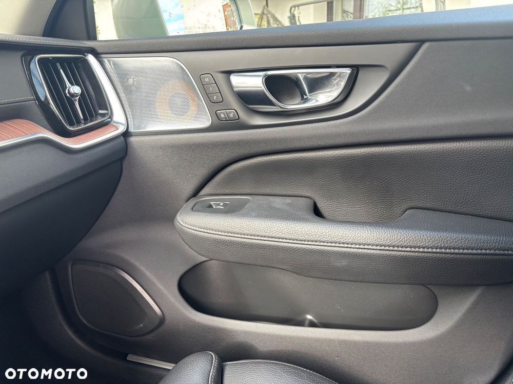 Volvo V60 Cross Country T5 AWD Geartronic - 16