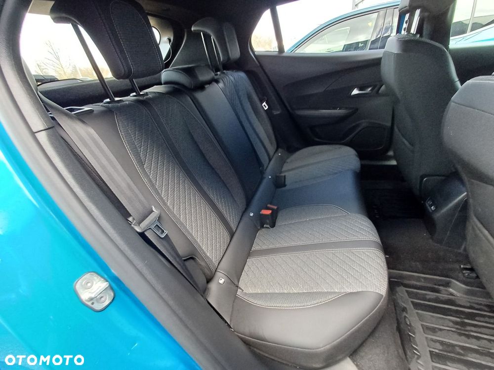 Peugeot 2008 1.2 PureTech Allure S&S EAT8 - 31