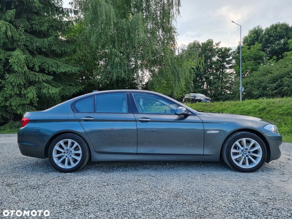 BMW Seria 5 528i Sport-Aut Luxury Line - 13