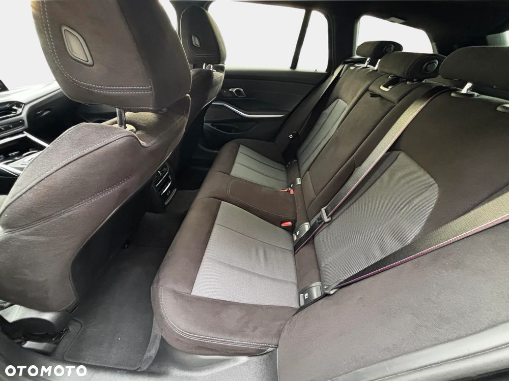 BMW Seria 3 320d xDrive mHEV M Sport - 18
