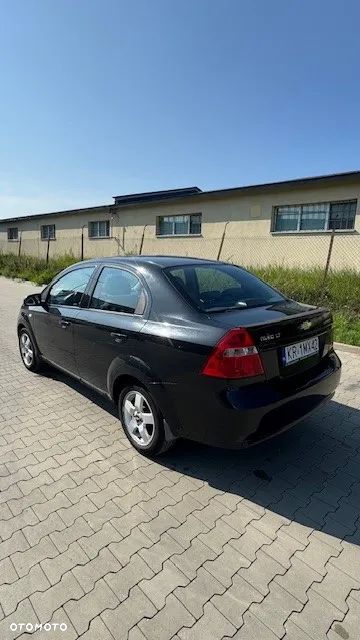 Chevrolet Aveo - 4