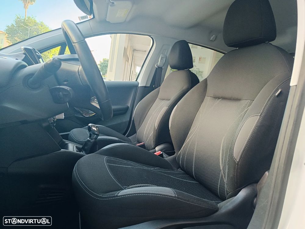 Peugeot 208 1.2 VTi SE Style - 8