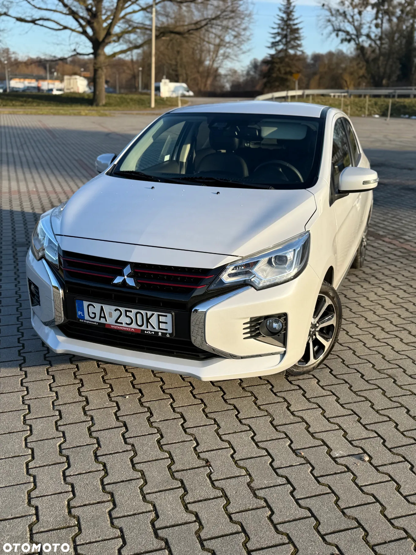 Mitsubishi Space Star 1.2 AS&G Instyle CVT - 6