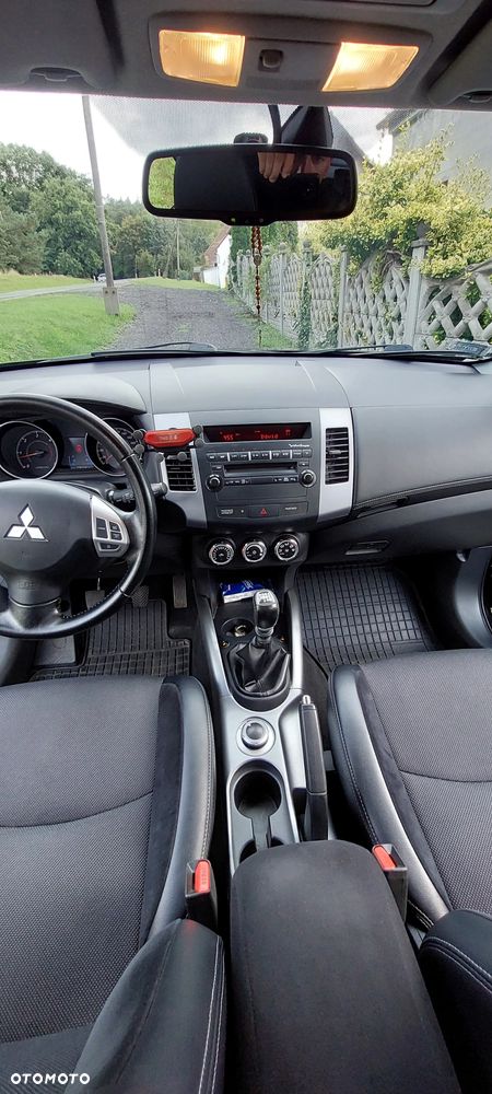 Mitsubishi Outlander 2.2 DI-D 4WD Intense - 11