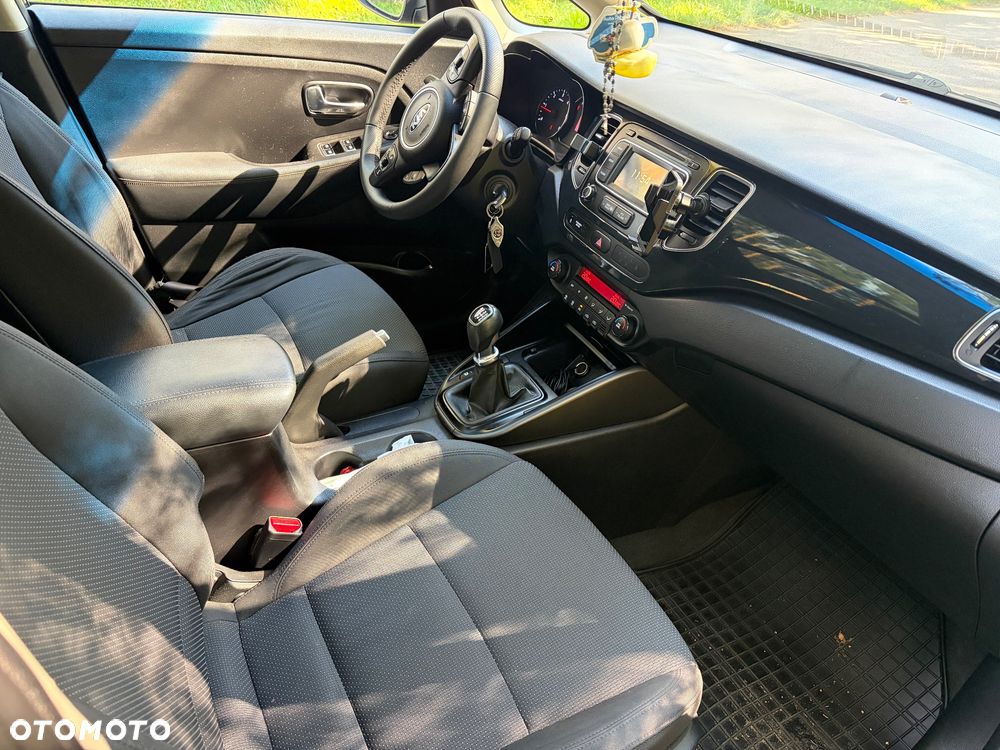 Kia Carens 1.7 CRDi XL 7os - 6