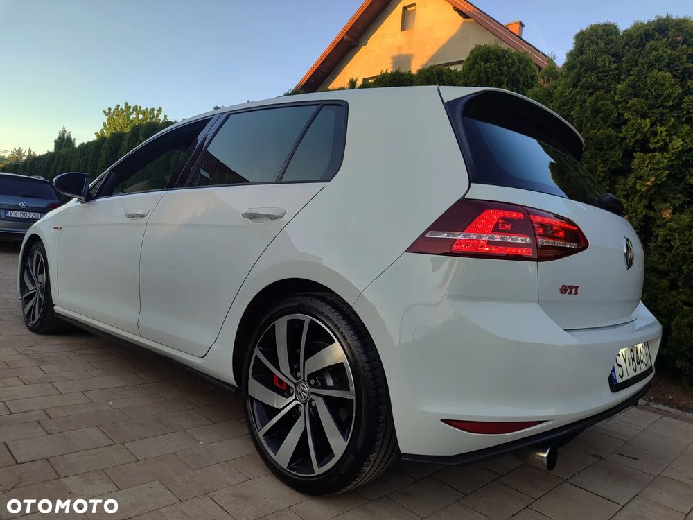 Volkswagen Golf GTI (BlueMotion Technology) DSG - 1